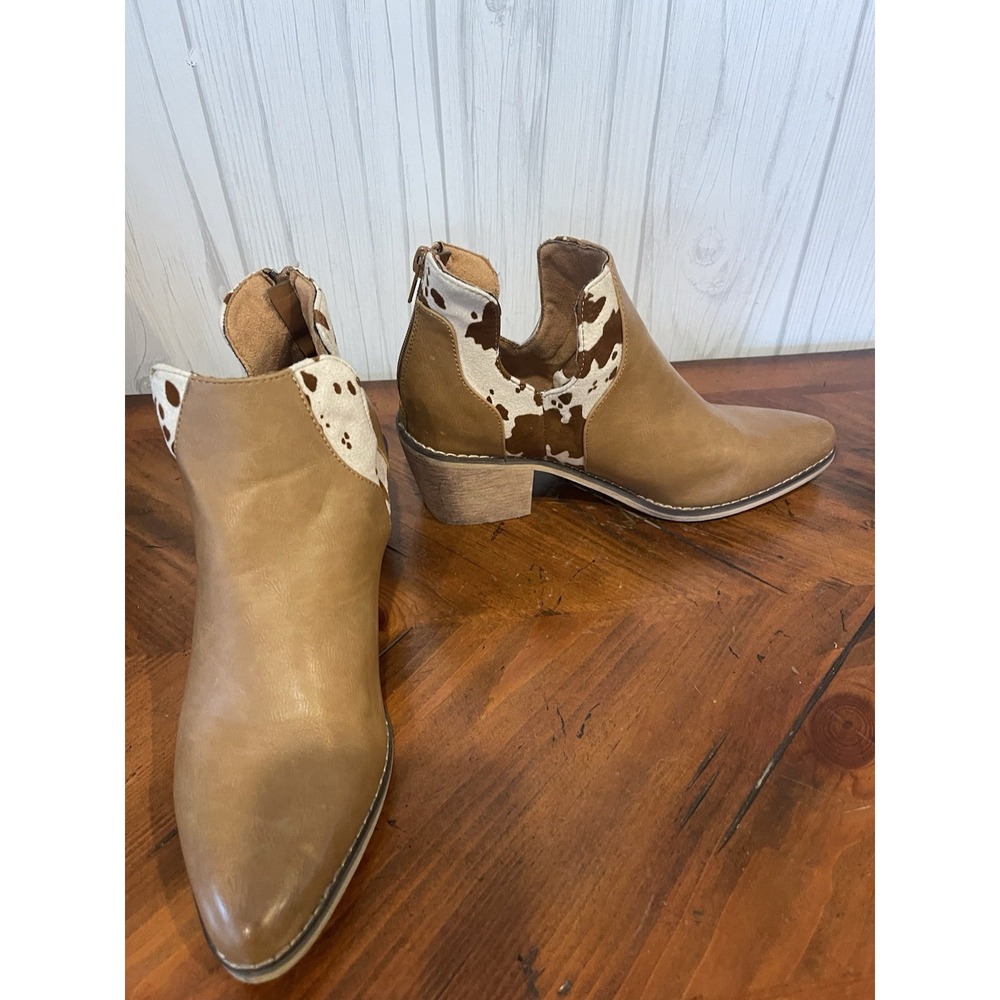 Women Booties Pierre Dumas Cow Print Tan Bootie Size 7 Preppy Boho